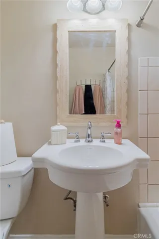702 W Carter Drive, Glendora, California 91740