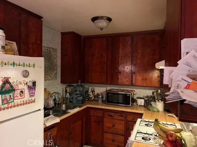 12 Dovecote Lane Unit 370, Carson, California 90745