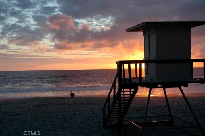 Lifeguard stand on beach below.