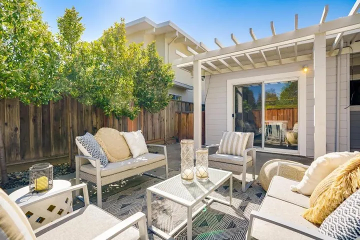 49 Lorelei Lane, Menlo Park, California 94025