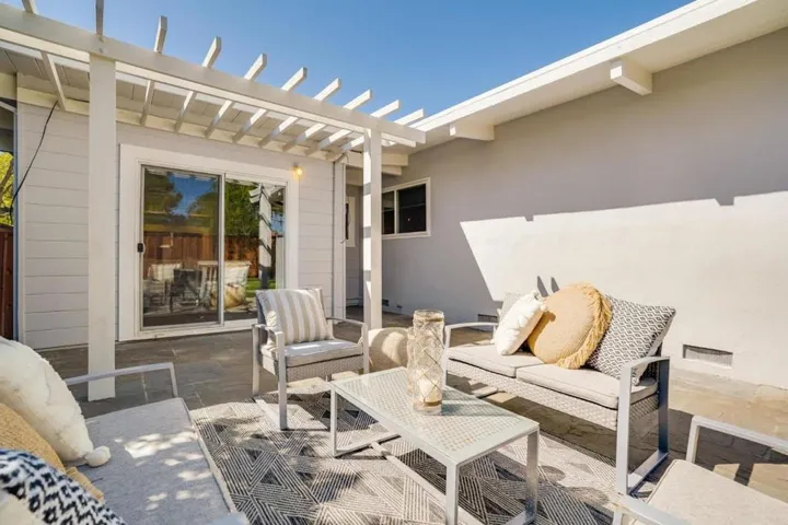 49 Lorelei Lane, Menlo Park, California 94025