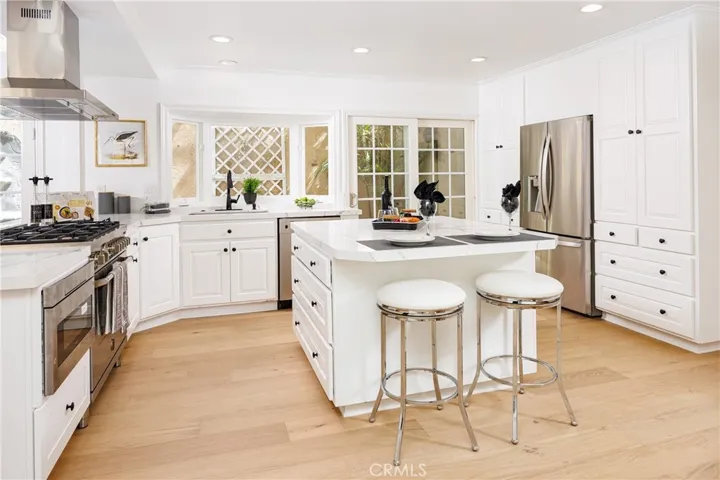 512 Laver Way, Newport Beach, California 92660