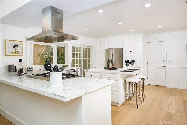 512 Laver Way, Newport Beach, California 92660