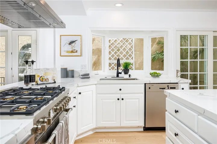 512 Laver Way, Newport Beach, California 92660