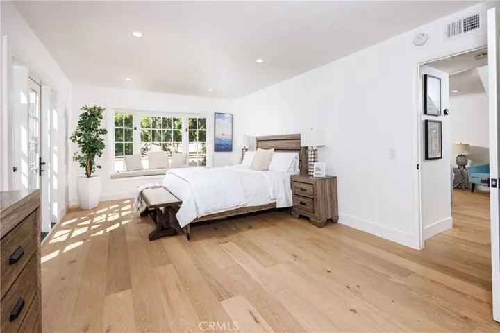 512 Laver Way, Newport Beach, California 92660