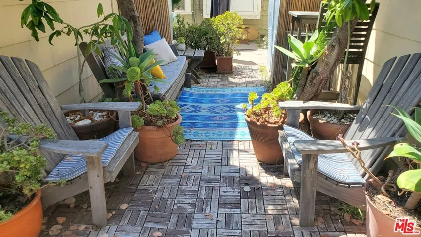 Sitting area