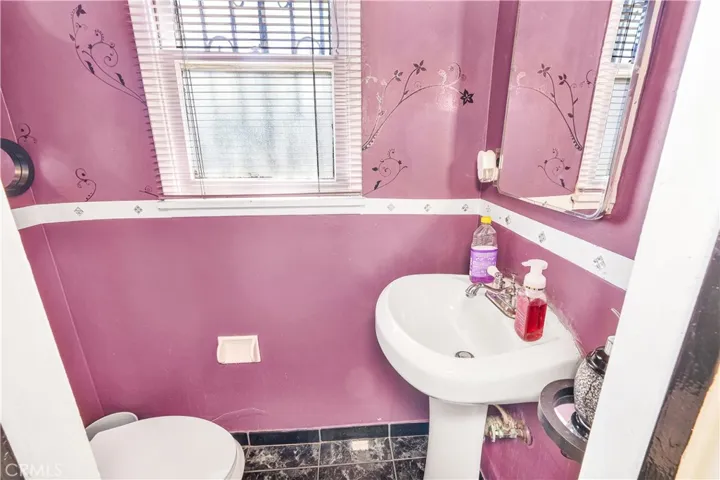 12210 Berendo Avenue, Los Angeles, California 90044