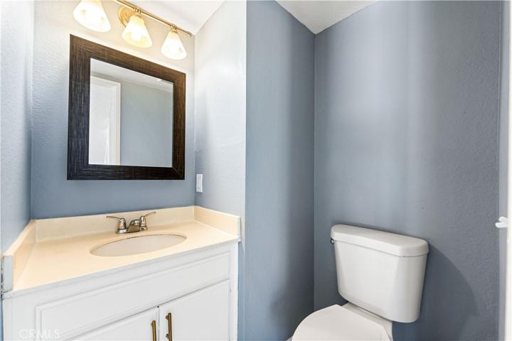 45137 Watford Avenue, Lancaster, California 93535
