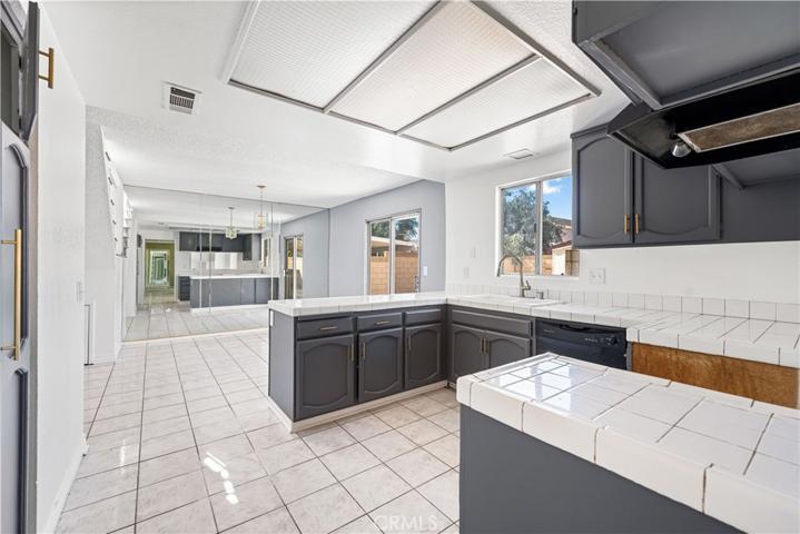 45137 Watford Avenue, Lancaster, California 93535