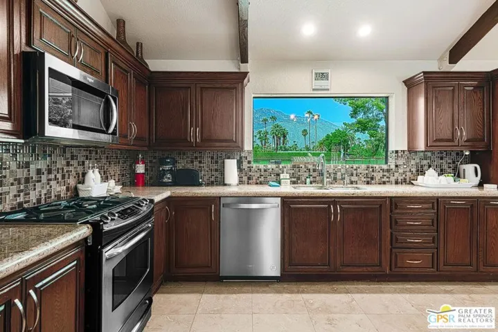 2081 S Bobolink Lane, Palm Springs, California 92264