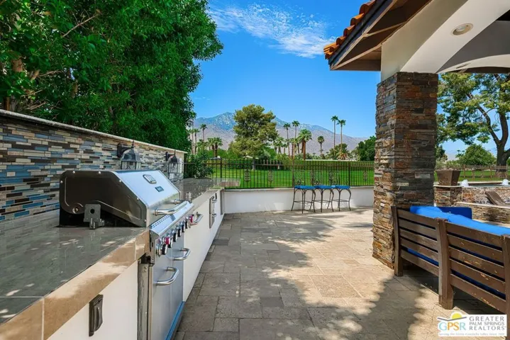 2081 S Bobolink Lane, Palm Springs, California 92264
