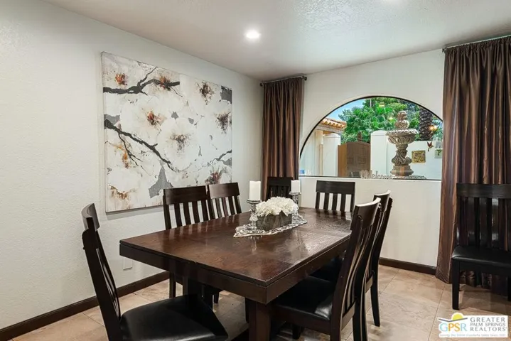 2081 S Bobolink Lane, Palm Springs, California 92264