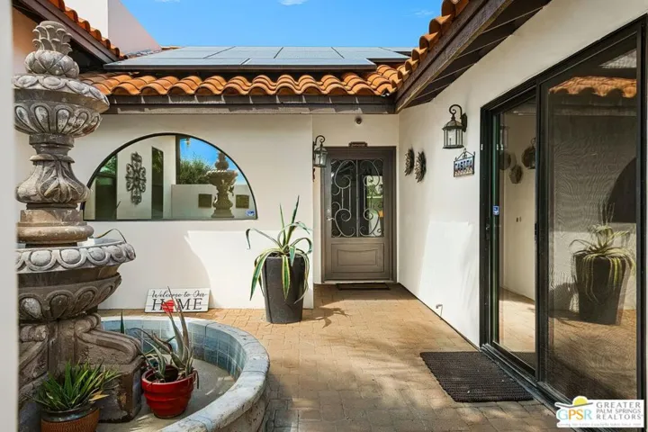 2081 S Bobolink Lane, Palm Springs, California 92264