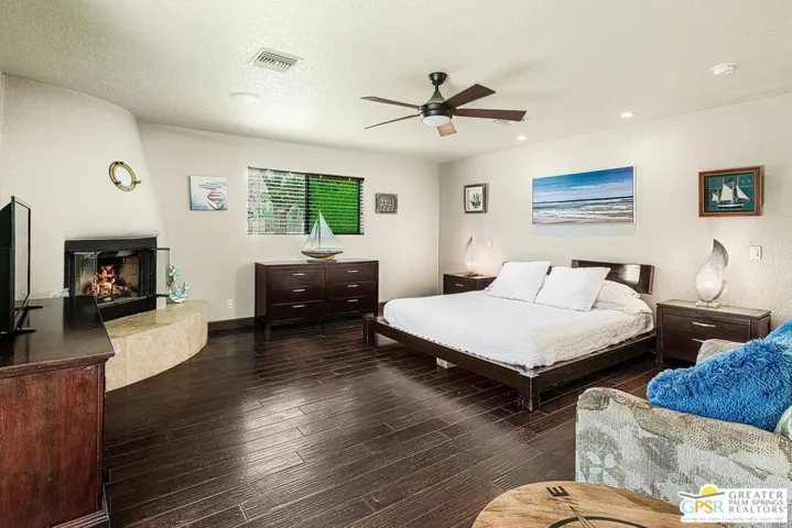 2081 S Bobolink Lane, Palm Springs, California 92264