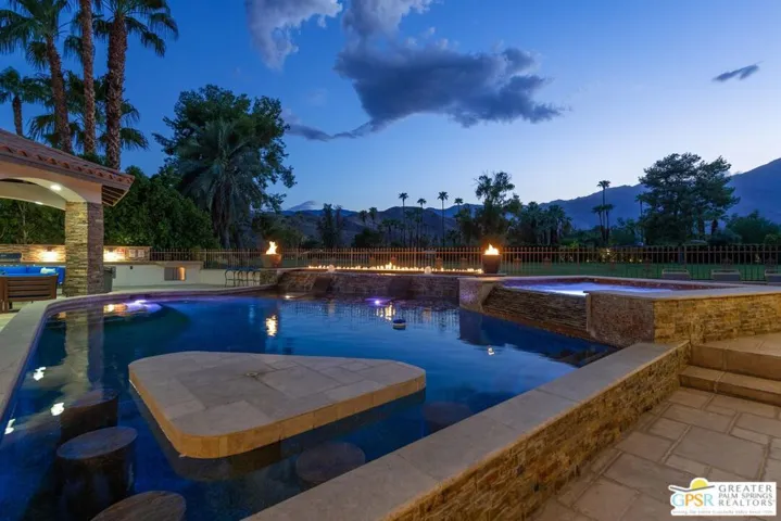 2081 S Bobolink Lane, Palm Springs, California 92264