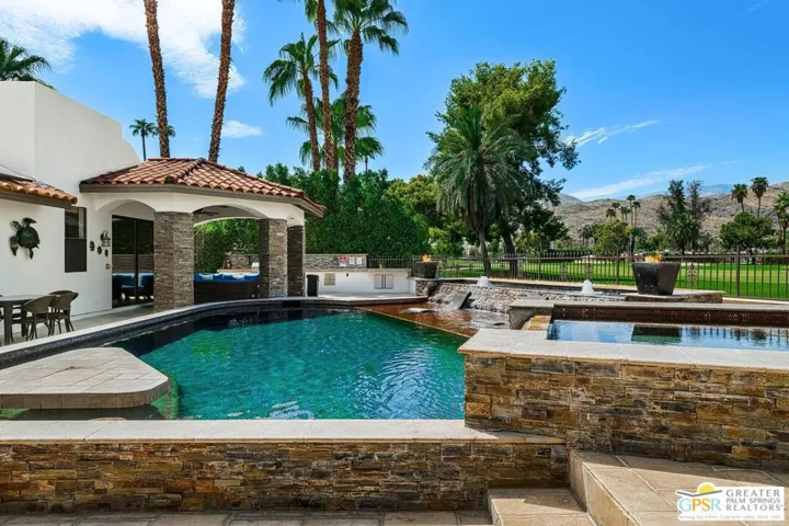 2081 S Bobolink Lane, Palm Springs, California 92264