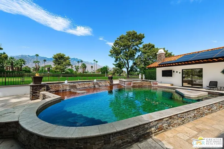 2081 S Bobolink Lane, Palm Springs, California 92264