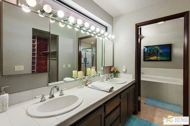 2081 S Bobolink Lane, Palm Springs, California 92264