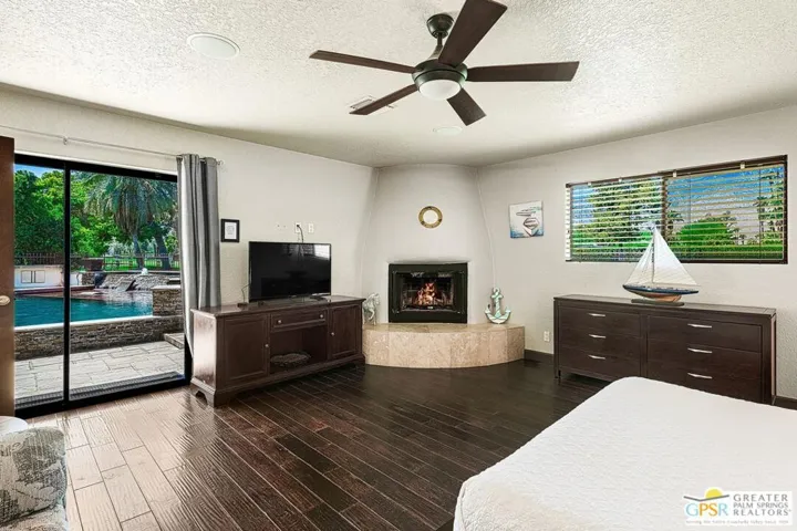 2081 S Bobolink Lane, Palm Springs, California 92264