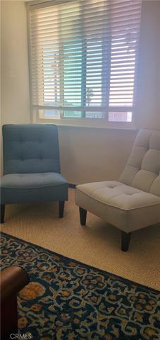 Sitting area with ocean view in Owner's suite