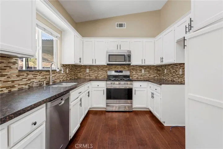7721 Chase Avenue, Hesperia, California 92345