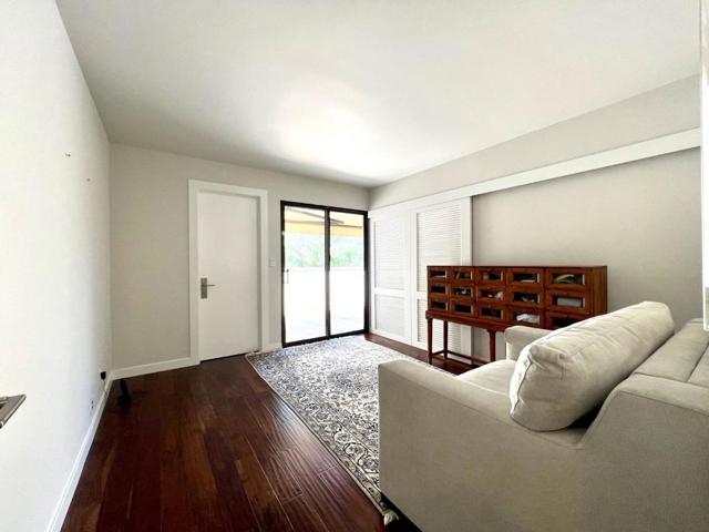 2140 Santa Cruz Avenue Unit A302, Menlo Park, California 94025