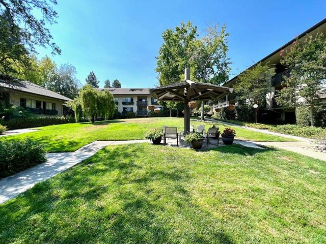 2140 Santa Cruz Avenue Unit A302, Menlo Park, California 94025