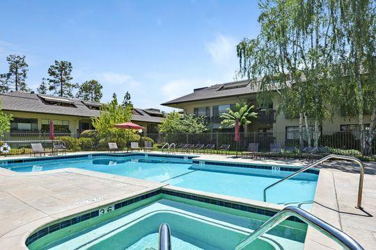2140 Santa Cruz Avenue Unit A302, Menlo Park, California 94025