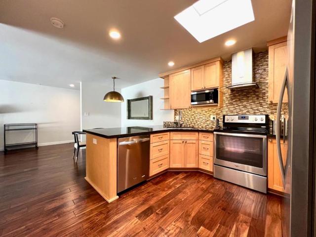2140 Santa Cruz Avenue Unit A302, Menlo Park, California 94025