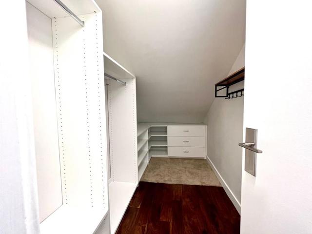 2140 Santa Cruz Avenue Unit A302, Menlo Park, California 94025