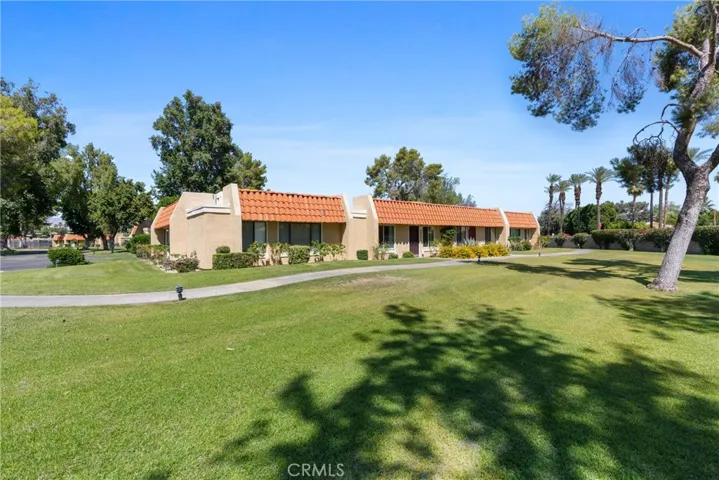 Private and serene, this unit offers no neighbors above or below for ultimate tranquility.
