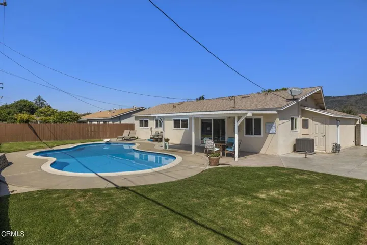 34-web-or-mls-UpmarketMedia_4052For-119