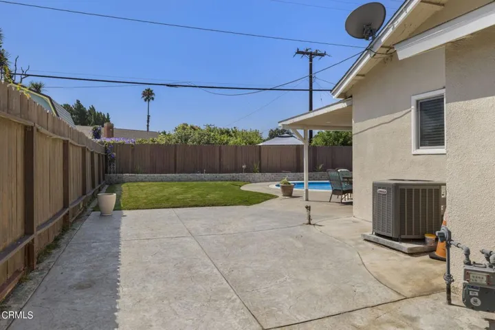 39-web-or-mls-UpmarketMedia_4052For-107