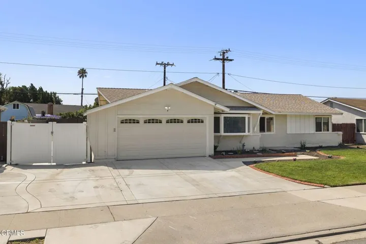 2-web-or-mls-UpmarketMedia_4052For-146a