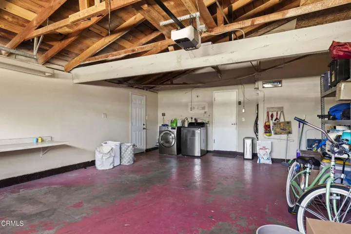 41-web-or-mls-UpmarketMedia_4052For-84