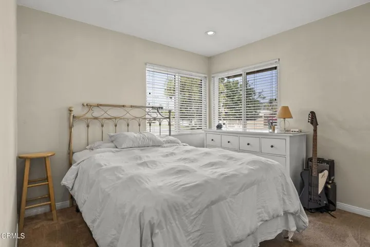 28-web-or-mls-UpmarketMedia_4052For-21