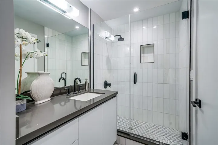 1148 N Detroit Street Unit 1B, North Hollywood, California 90046