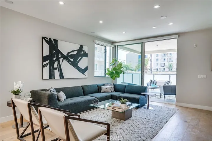 1148 N Detroit Street Unit 1B, North Hollywood, California 90046