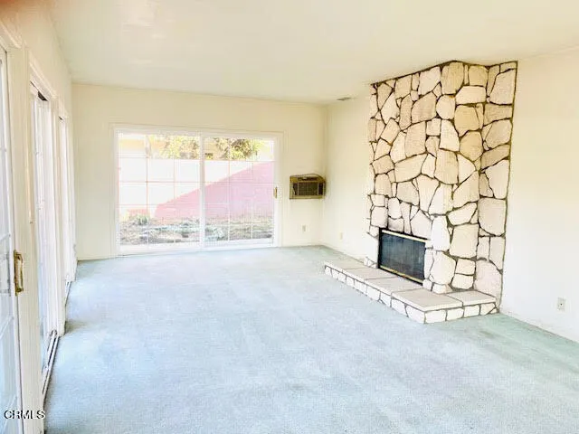 Family room w:firep