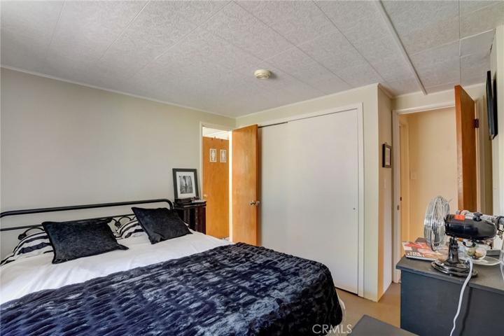 downstairs bedroom picture 2