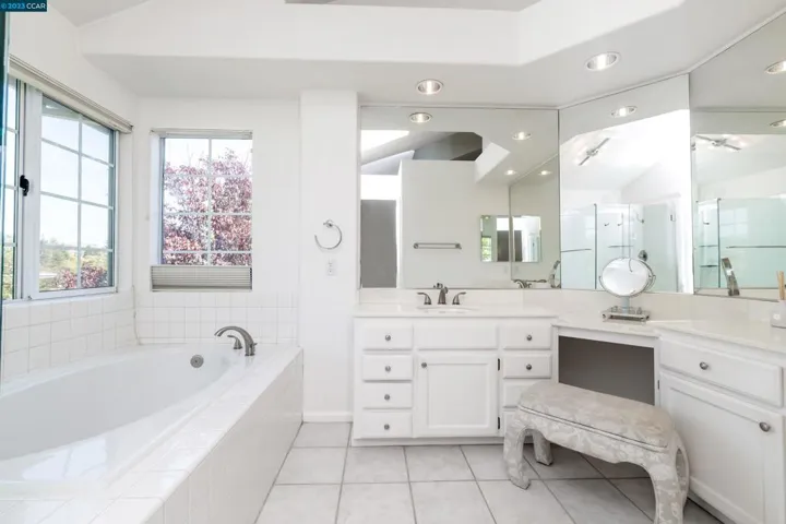 212 Country Meadows Ln, Danville, California 94506