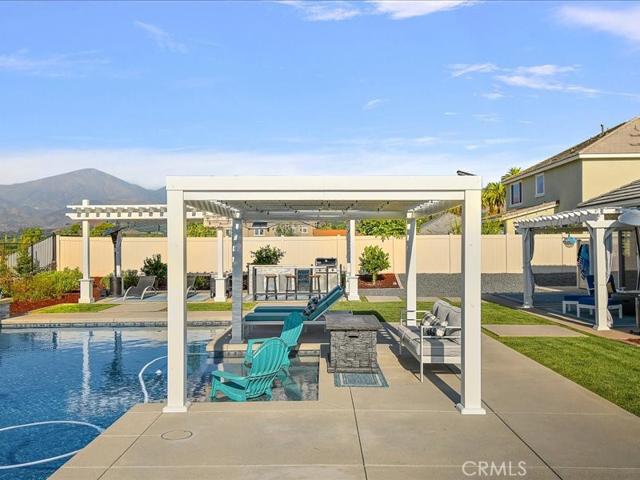 So many areas to entertain in or relax