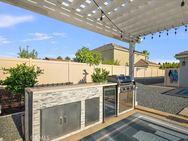 Outdoor kitchen