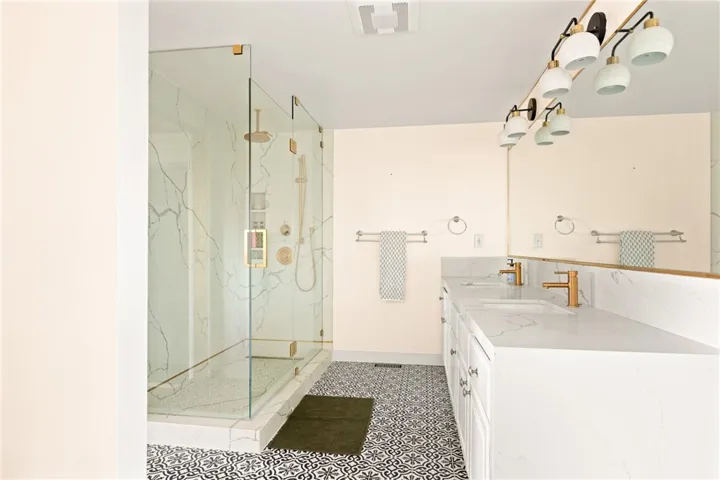 Master bath shower
