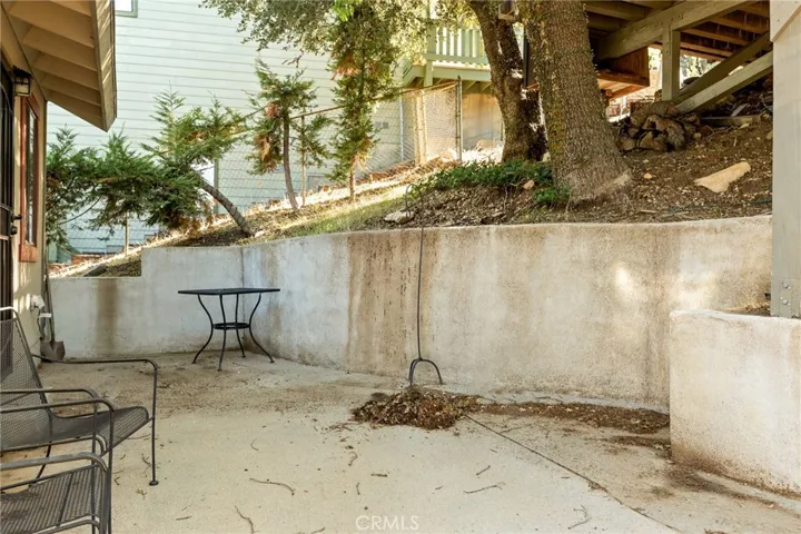 1406 Lovers Lane, Lake Arrowhead, California 92352