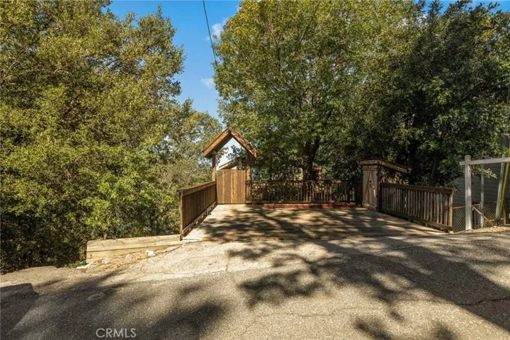 1406 Lovers Lane, Lake Arrowhead, California 92352
