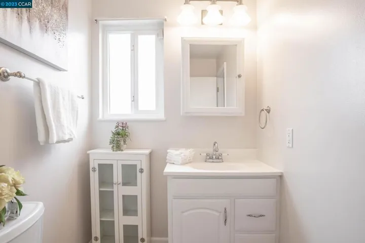 2672 Henry Ave, Pinole, California 94564