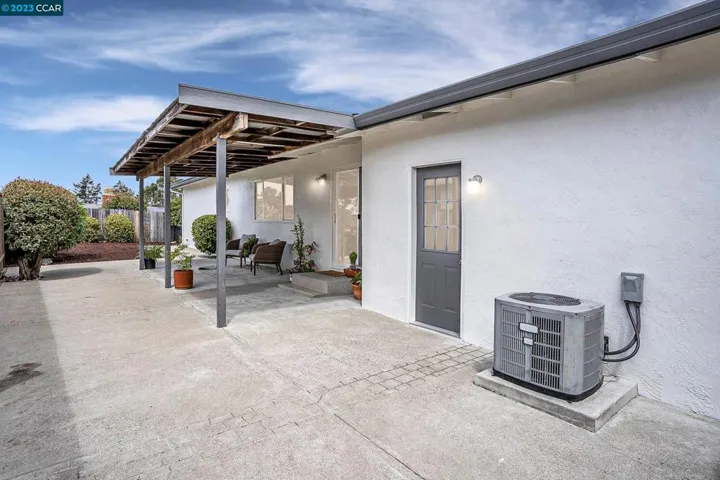 2672 Henry Ave, Pinole, California 94564