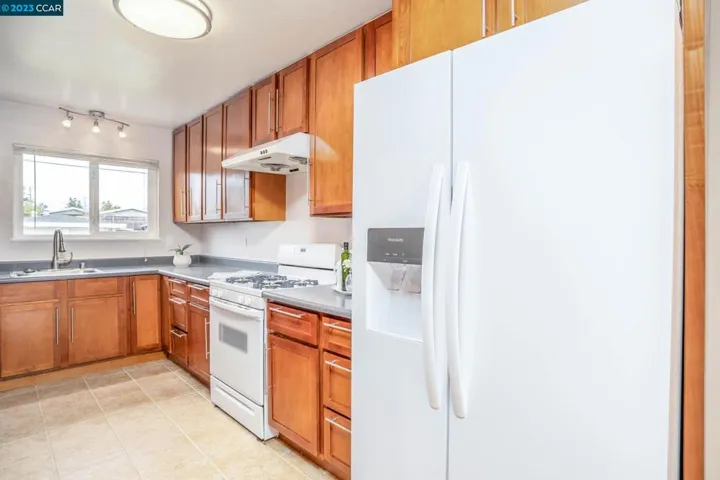 2672 Henry Ave, Pinole, California 94564
