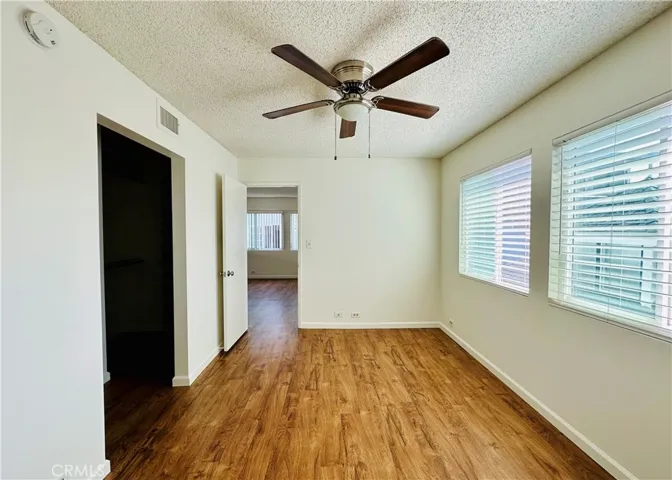 Primary Suite w/Walk-In Closet & Full Bath